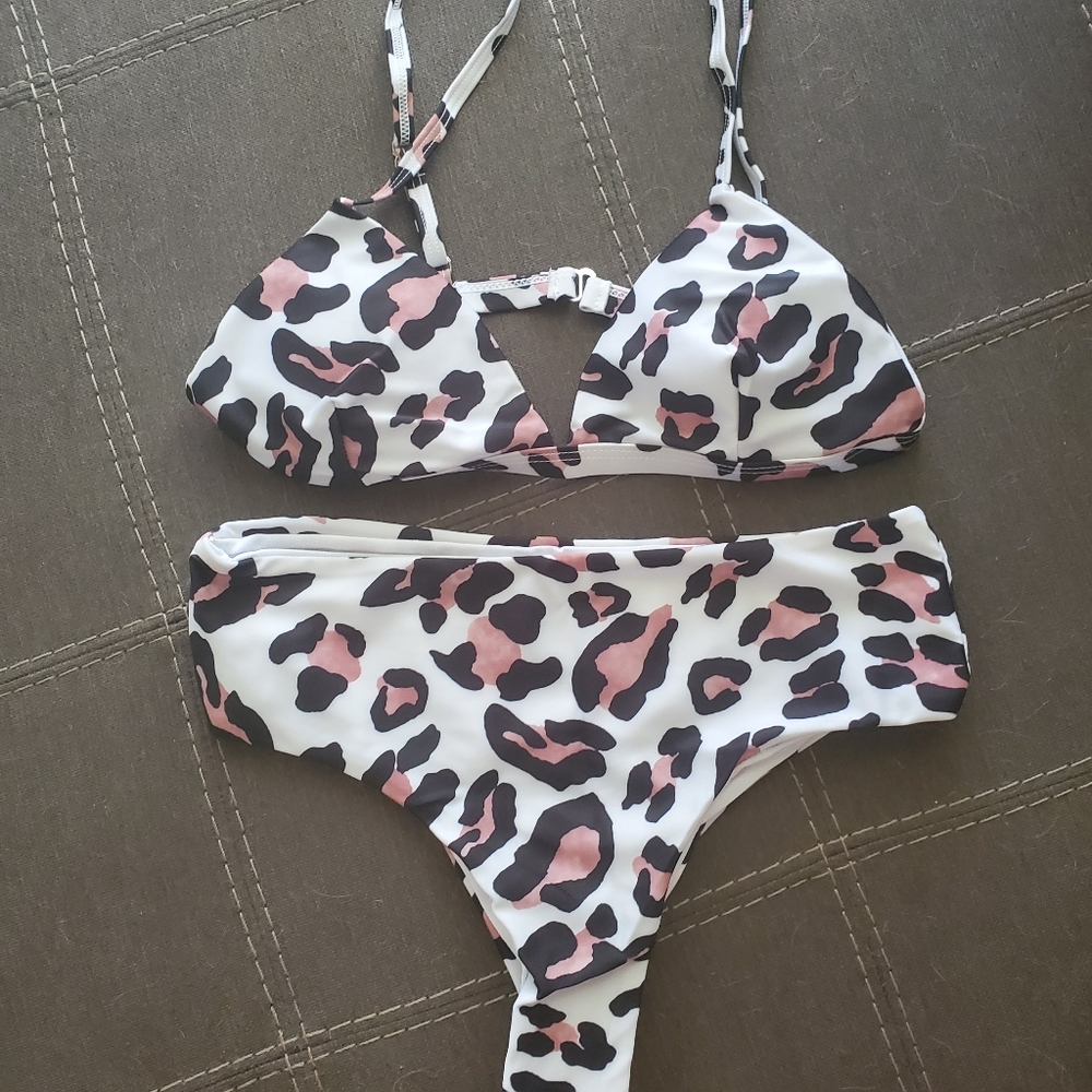 NEW! Sexy 2 Piece Halter Snake Bikini Set - Picture 6 of 6